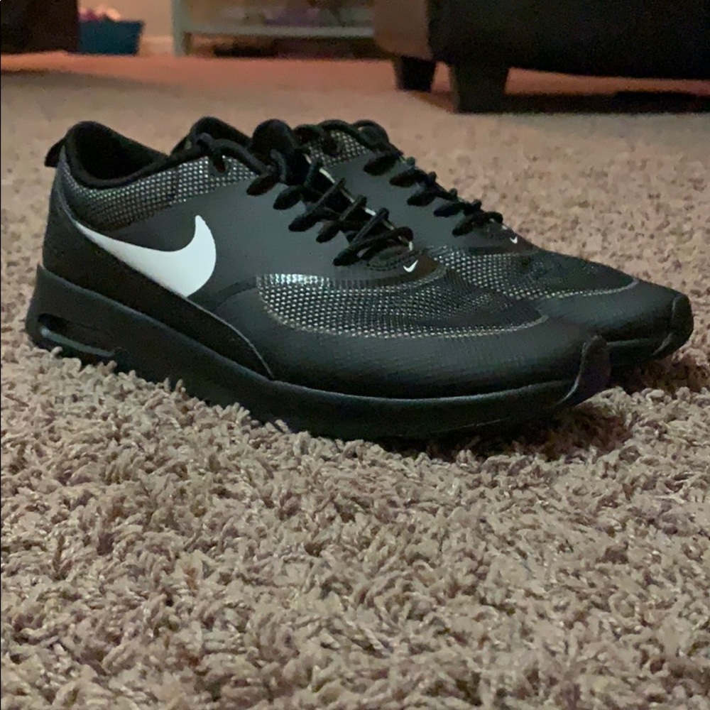 Women’s Nike Air Max Thea - Size 10